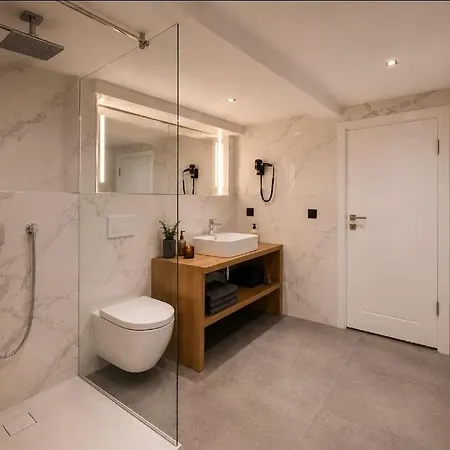 Ny-golden Apartments-dortmund Airport Appartement